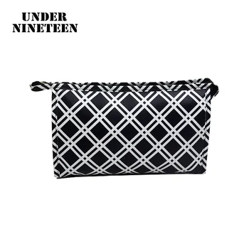 Under Nineteen 2019 New Professional Makeup Bag Black and White Cross Grain Cosmetic Makeup Bag With Mirror Big Size Women Bag
Under Nineteen 2019 New Professional Makeup Bag Black and White Cross Grain Cosmetic Makeup Bag With Mirror Big Size Women Bag