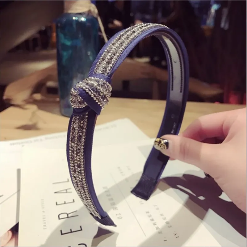 New spring and summer boutique hair accessories Korean fabric diamond side knotted tooth fashion hairband headband curling women
New spring and summer boutique hair accessories Korean fabric diamond side knotted tooth fashion hairband headband curling women