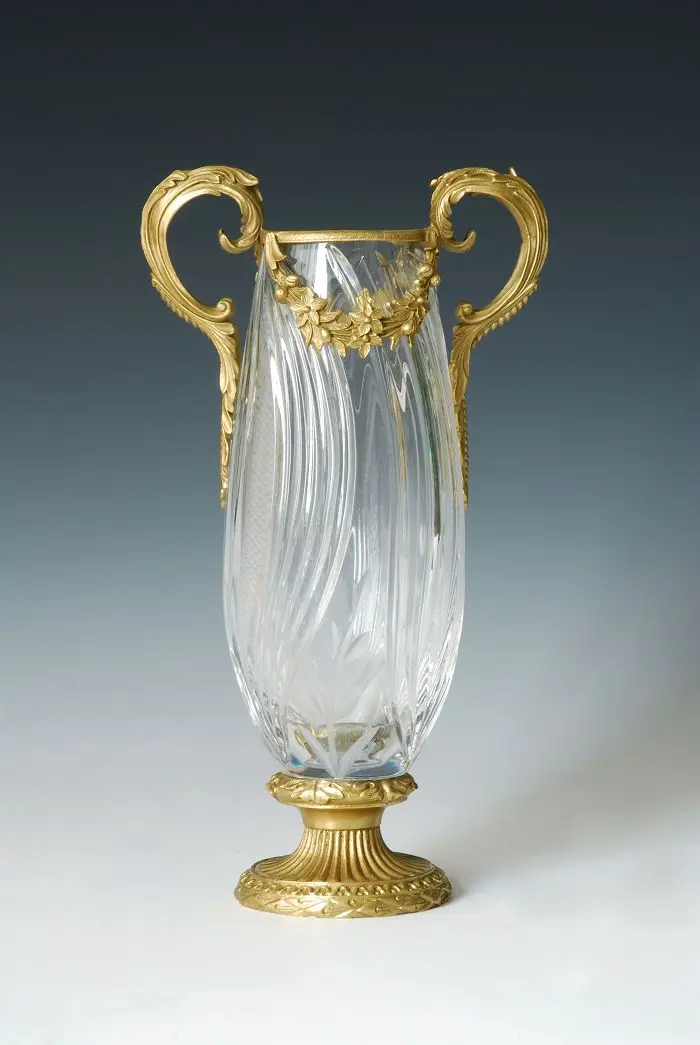 Classical Copper and Crystal handicraft statue bronze sculpture vase club decoration wedding gifts
Classical Copper and Crystal handicraft statue bronze sculpture vase club decoration wedding gifts