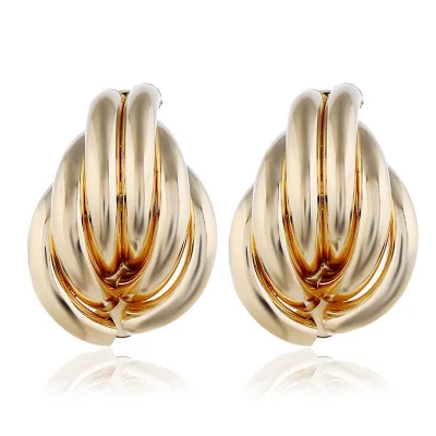 The European and American wind exaggerated punk rock metal leaf geometry stud earrings
The European and American wind exaggerated punk rock metal leaf geometry stud earrings