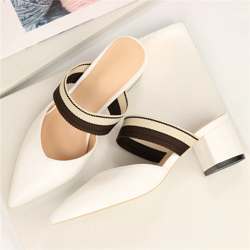 2019 Women 5.5cm High Heels Luxury Cute Slipony Mules White Slides Fetish Shales Block Low Heels Slippers Summer Casual Shoes
2019 Women 5.5cm High Heels Luxury Cute Slipony Mules White Slides Fetish Shales Block Low Heels Slippers Summer Casual Shoes