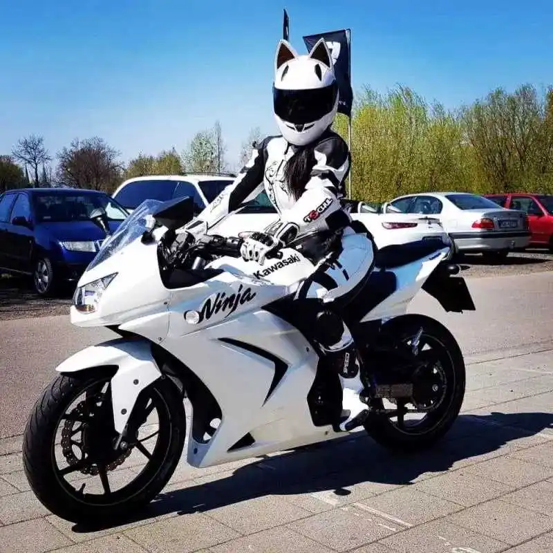 Motorcycle half helmet classic four seasons safety helmet unisex personality design racing moto women helmet
Motorcycle half helmet classic four seasons safety helmet unisex personality design racing moto women helmet