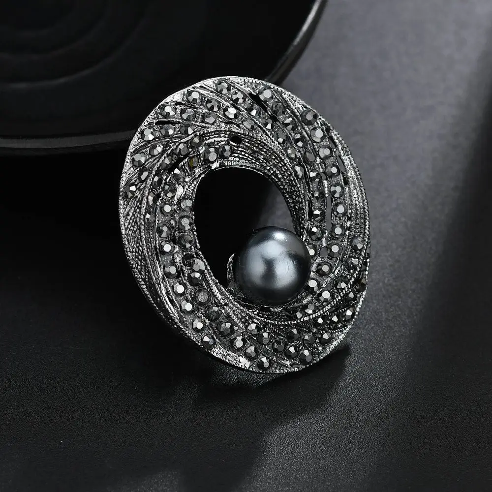 Terreau Kathy Black Gun Plated Simulated Pearl Brooch Pins Vintage Rhinestones Round Brooches for Women Gift
Terreau Kathy Black Gun Plated Simulated Pearl Brooch Pins Vintage Rhinestones Round Brooches for Women Gift