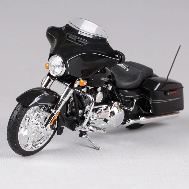 Maisto 2015 Harley Davidson Street Glide Special Motorcycle 1:12 32328 Black 