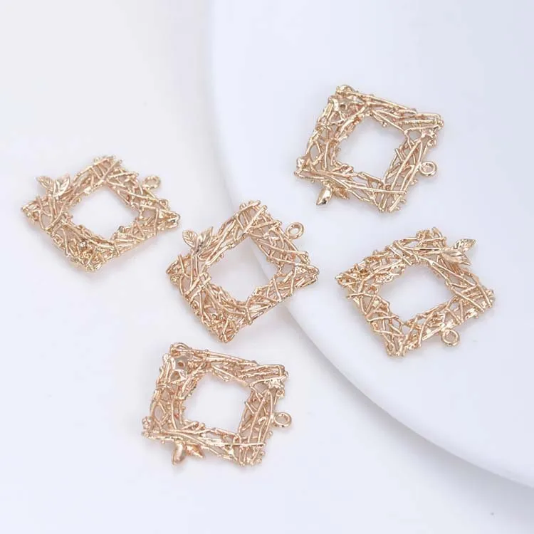 (31899)6PCS 22*22MM 24K Champagne Gold Color Brass Square Leaves Branches Charms Pendants High Quality Diy Jewelry Accessories
(31899)6PCS 22*22MM 24K Champagne Gold Color Brass Square Leaves Branches Charms Pendants High Quality Diy Jewelry Accessories