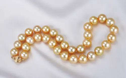 Hot selling free shipping*******Genuine Natural 11-12mm Australia South Sea golden Pearl necklace 17
Hot selling free shipping*******Genuine Natural 11-12mm Australia South Sea golden Pearl necklace 17