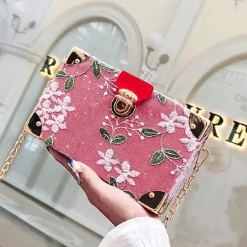 Youth Girl Lace Flower Box Women Clutch Purse Lovely Wedding Bridal Party Handbag Chain Crossbody Bag Flap Evening Bags for Lady
Youth Girl Lace Flower Box Women Clutch Purse Lovely Wedding Bridal Party Handbag Chain Crossbody Bag Flap Evening Bags for Lady