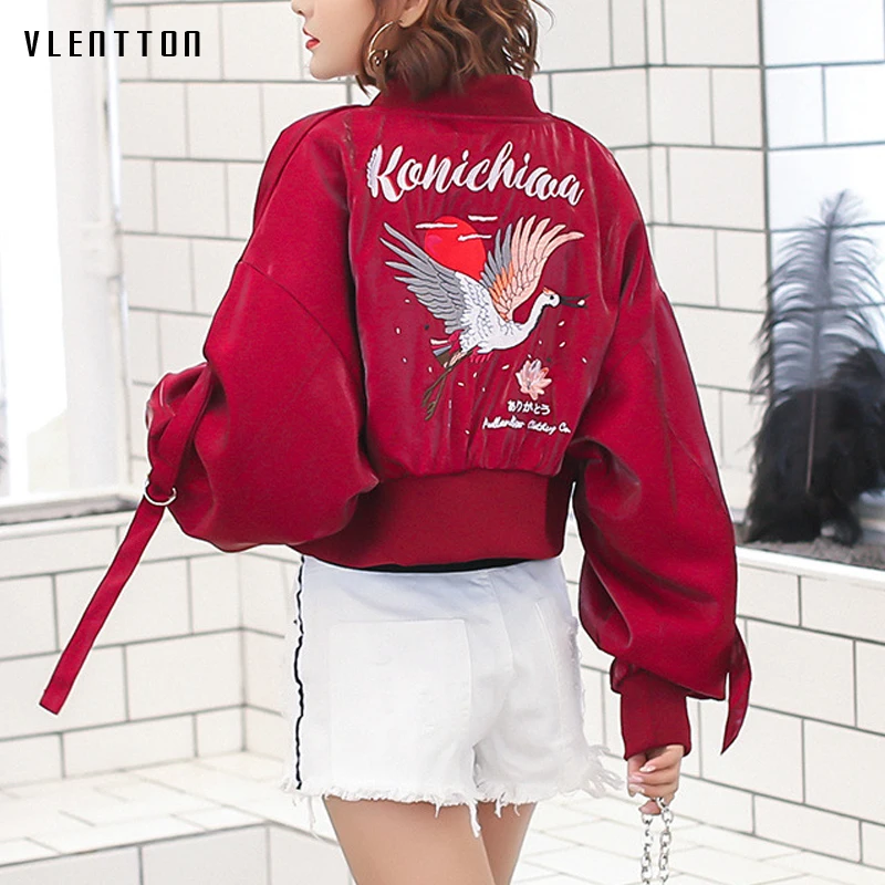 2019 New fashion bomber jacket women Casual Short Embroidery female jacket Long sleeve Loose Spring autumn baseball jacket women
2019 New fashion bomber jacket women Casual Short Embroidery female jacket Long sleeve Loose Spring autumn baseball jacket women