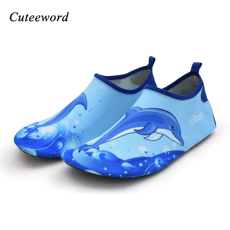 Barefoot shoes for children portable sports shoes snorkeling anti-skid swimming soft socks cartoon dolphins unisex beach shoes
Barefoot shoes for children portable sports shoes snorkeling anti-skid swimming soft socks cartoon dolphins unisex beach shoes