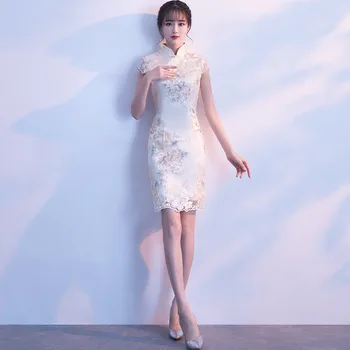 High Quality Champagne Cheongsam Sexy Qipao Women Traditional Chinese Lace Dress Evening Gown Party Dresses Style Chinois Femme
High Quality Champagne Cheongsam Sexy Qipao Women Traditional Chinese Lace Dress Evening Gown Party Dresses Style Chinois Femme