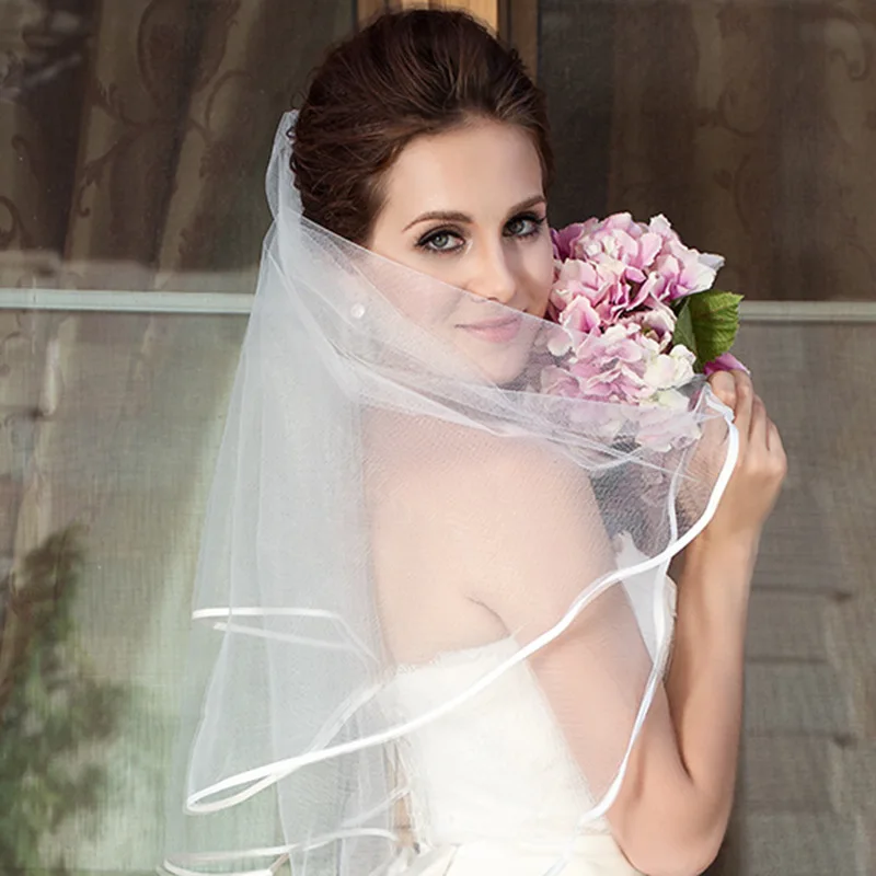 2019 Simple and Elegent Wedding Veil Bridal Tulle Veils with Comb and Lace Ribbon Edge White Ivory
2019 Simple and Elegent Wedding Veil Bridal Tulle Veils with Comb and Lace Ribbon Edge White Ivory