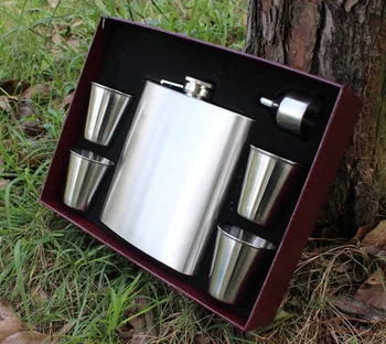 50sets/lot New Arrival 18oz Hip Flask Set Stainless Steel 4 Cups Set Russian Symbol Style Flask Water Bottle 1 funnel
50sets/lot New Arrival 18oz Hip Flask Set Stainless Steel 4 Cups Set Russian Symbol Style Flask Water Bottle 1 funnel