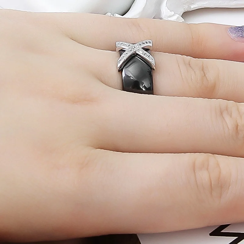 Женское и мужское керамическое кольцо с крестиком 6 мм кристаллом ААА