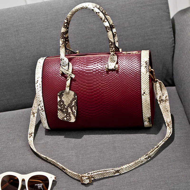 New Fashion Trendy Girl Bag, Crocodile-print Handbag, Skewed Over One-shoulder Boston Bag, 2019
New Fashion Trendy Girl Bag, Crocodile-print Handbag, Skewed Over One-shoulder Boston Bag, 2019