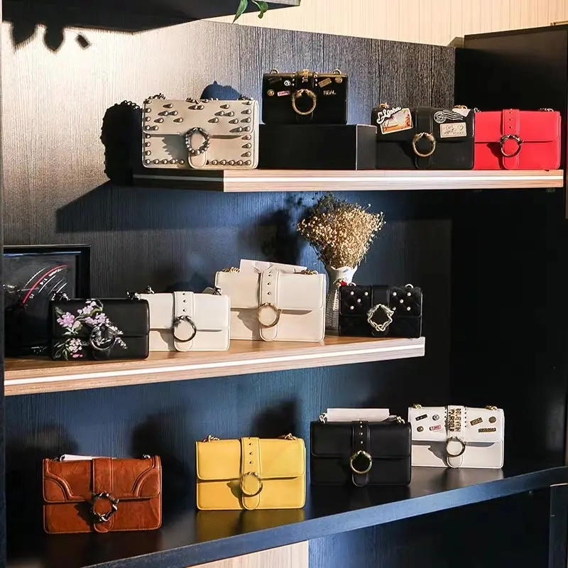 DBJ 2019 new famous brand envelope bag swallow chain bag leather luxury one shoulder diagonal female bag clutch bag high quality
DBJ 2019 new famous brand envelope bag swallow chain bag leather luxury one shoulder diagonal female bag clutch bag high quality