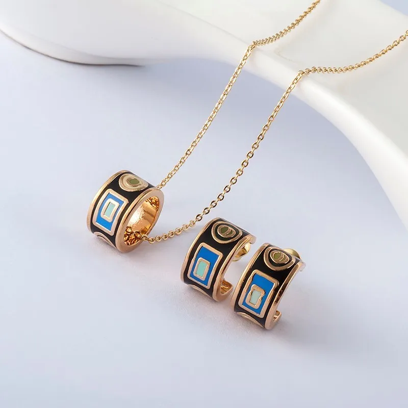 R&X Bijoux Women Anniversary Romantic Fashion Jewelry Dubai Ensemble Necklace/earrings Classic Jewelry Sets Trendy Dieraden Sets
R&X Bijoux Women Anniversary Romantic Fashion Jewelry Dubai Ensemble Necklace/earrings Classic Jewelry Sets Trendy Dieraden Sets