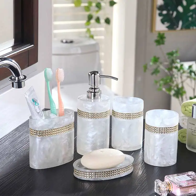 European Bathroom Set Creative Tissue Box with Crystal Ashtray Tumblers Emulsion Bottle Home Decoration Wedding Gifts
European Bathroom Set Creative Tissue Box with Crystal Ashtray Tumblers Emulsion Bottle Home Decoration Wedding Gifts