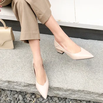 2019 spring new fashion simple solid color high heels women retro style leather comfortable thick heel casual high heels
2019 spring new fashion simple solid color high heels women retro style leather comfortable thick heel casual high heels