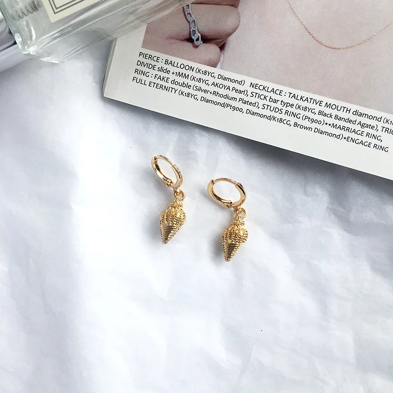 WTLTC Gold Color Metal Seashell Hoop Earrings for Women Drop Cowrie Shell Hoops Earrings Custom Conch Earrings Boho Jewelry
WTLTC Gold Color Metal Seashell Hoop Earrings for Women Drop Cowrie Shell Hoops Earrings Custom Conch Earrings Boho Jewelry