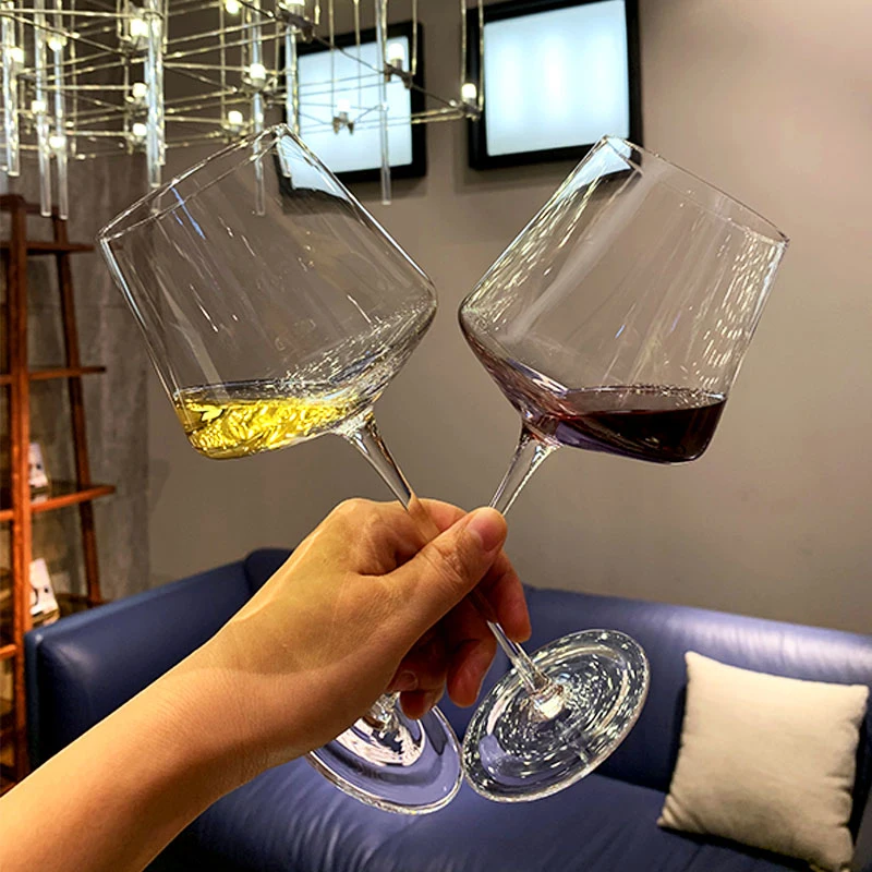 Europe 2pcs/Set Crystal glass wine glass champagne glasses goblet High-capacity wine cup wedding birthday Gift box Set drinkware
Europe 2pcs/Set Crystal glass wine glass champagne glasses goblet High-capacity wine cup wedding birthday Gift box Set drinkware