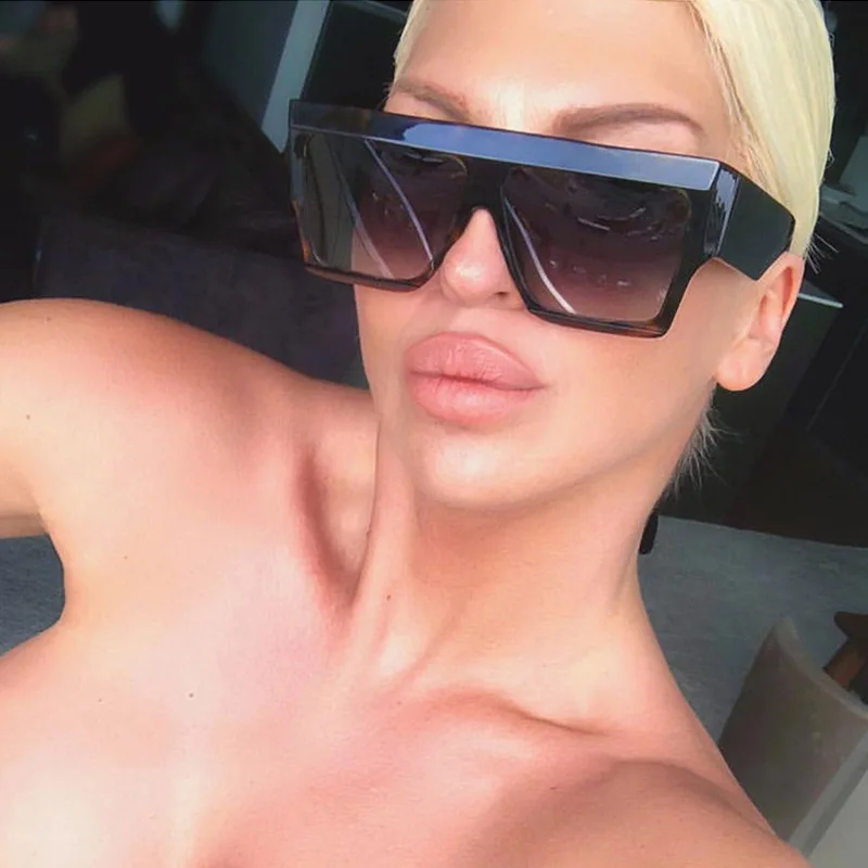 Unisex Star Style Brand Designer Sunglasses Women Vintage Luxury Flat Top Full Frame Sun glasses For Female Male Shades UV400
Unisex Star Style Brand Designer Sunglasses Women Vintage Luxury Flat Top Full Frame Sun glasses For Female Male Shades UV400