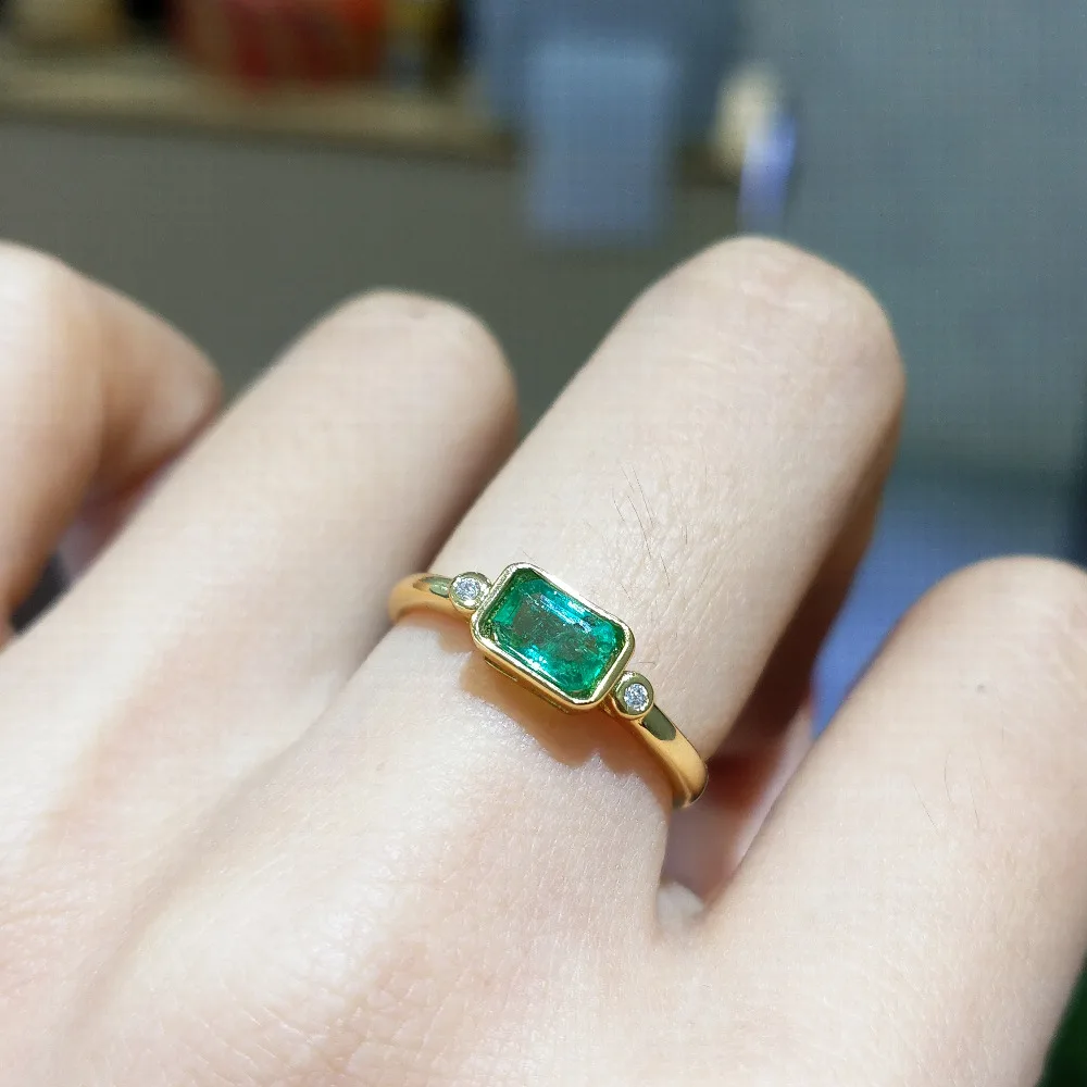 FLZB , 0.65ct 100% natural emerald gemstone rectangle 4*6mm in 925 sterling silver with 18k yellow gold plated trendy ring
FLZB , 0.65ct 100% natural emerald gemstone rectangle 4*6mm in 925 sterling silver with 18k yellow gold plated trendy ring