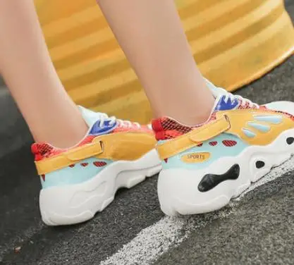 2018 spring and autumn new multicolored butterfly platform casual shoes women's old shoes.
2018 spring and autumn new multicolored butterfly platform casual shoes women's old shoes.