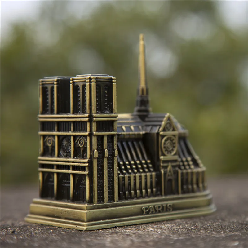 Notre Dame De Paris Big Church Model Home Decoration Vintage Desk Decor Accessories Mini Figures Cathedral Souvenirs Memorial
Notre Dame De Paris Big Church Model Home Decoration Vintage Desk Decor Accessories Mini Figures Cathedral Souvenirs Memorial
