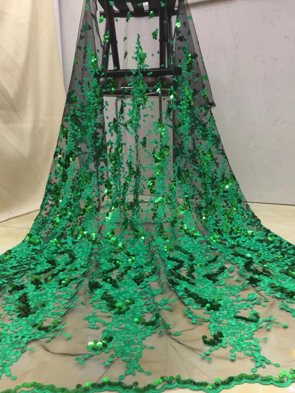 French lace fabric 5yds/pce dhl green sequins embroidery mesh fabrics women gorgeous luxury bright party event wedding dress new
French lace fabric 5yds/pce dhl green sequins embroidery mesh fabrics women gorgeous luxury bright party event wedding dress new