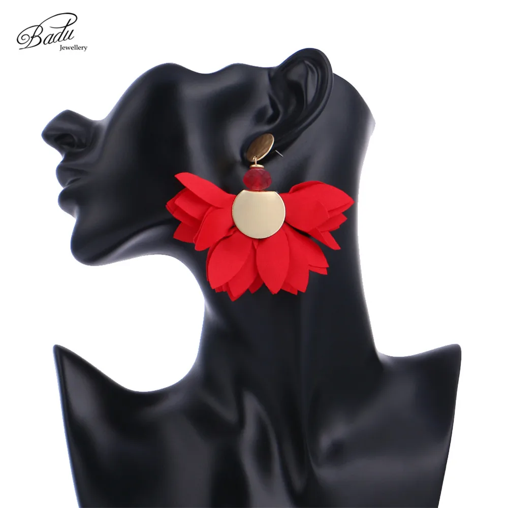 Badu Satin Chiffon Earring Big Statement Flower Earrings for Party Romantic Jewelry 6 Colors Halloween Dropshipping
Badu Satin Chiffon Earring Big Statement Flower Earrings for Party Romantic Jewelry 6 Colors Halloween Dropshipping