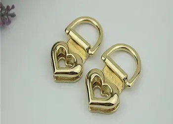 (10 pcs / lot) Bags Handbags Hardware Accessories Straps on both sides Love Shape Belt Link Handle Decorative Buckle
(10 pcs / lot) Bags Handbags Hardware Accessories Straps on both sides Love Shape Belt Link Handle Decorative Buckle