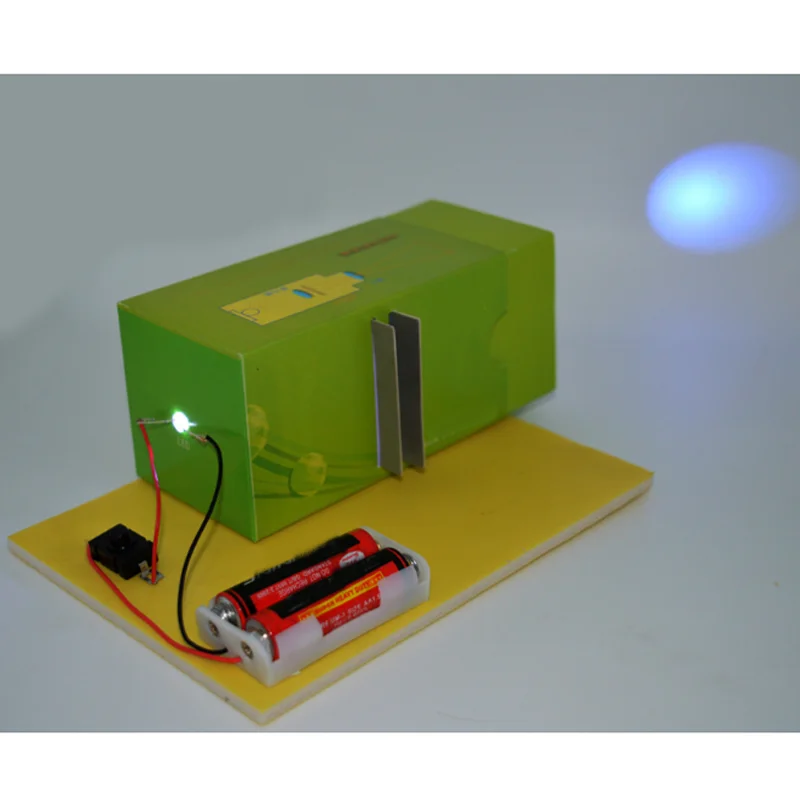 Children Homemade Slide Projector DIY Phantom Lights Small Science Production Early Learning Educational Popular Toys for Kids
Children Homemade Slide Projector DIY Phantom Lights Small Science Production Early Learning Educational Popular Toys for Kids