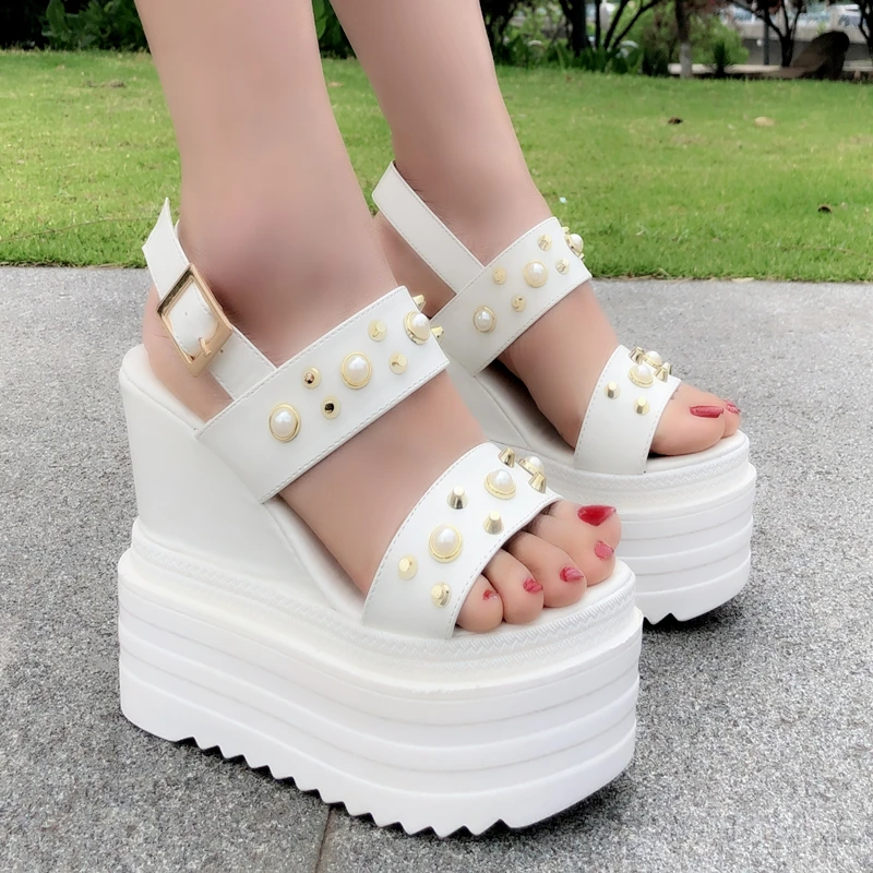 2019 new thick-bottomed muffin wedge sandals waterproof platform womens shoes Europe and America rivet Roman high-heeled sandals
2019 new thick-bottomed muffin wedge sandals waterproof platform womens shoes Europe and America rivet Roman high-heeled sandals