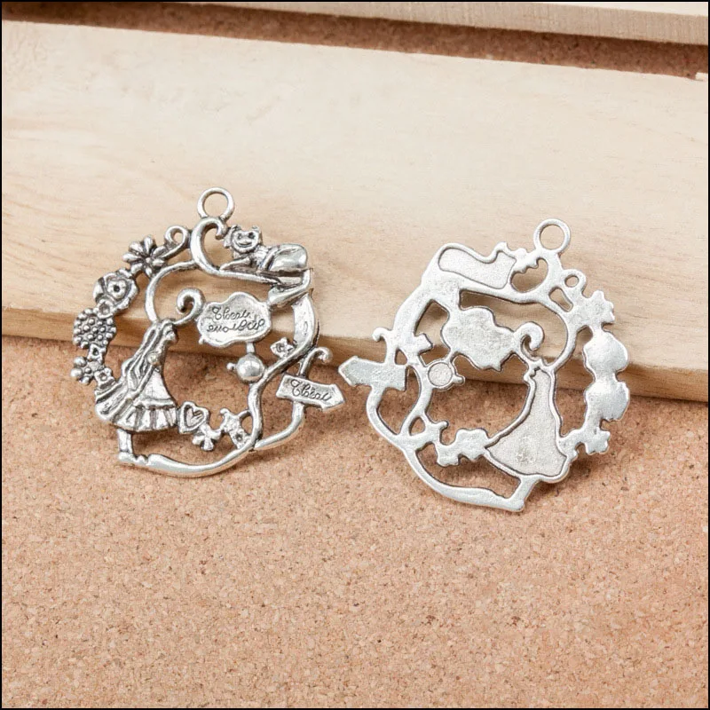 Factory price 3 Pieces 41mm*41mm Antique Silver plated alice in the wonderland charm diy handemade craft For Jewelry Making
Factory price 3 Pieces 41mm*41mm Antique Silver plated alice in the wonderland charm diy handemade craft For Jewelry Making