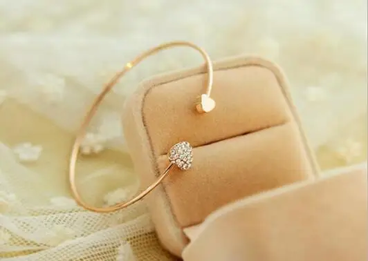 L 341 Fashion sweet jewelry with crystal heart-shaped double peach heart crystal bracelet open bracelet female jewelry accessori
L 341 Fashion sweet jewelry with crystal heart-shaped double peach heart crystal bracelet open bracelet female jewelry accessori