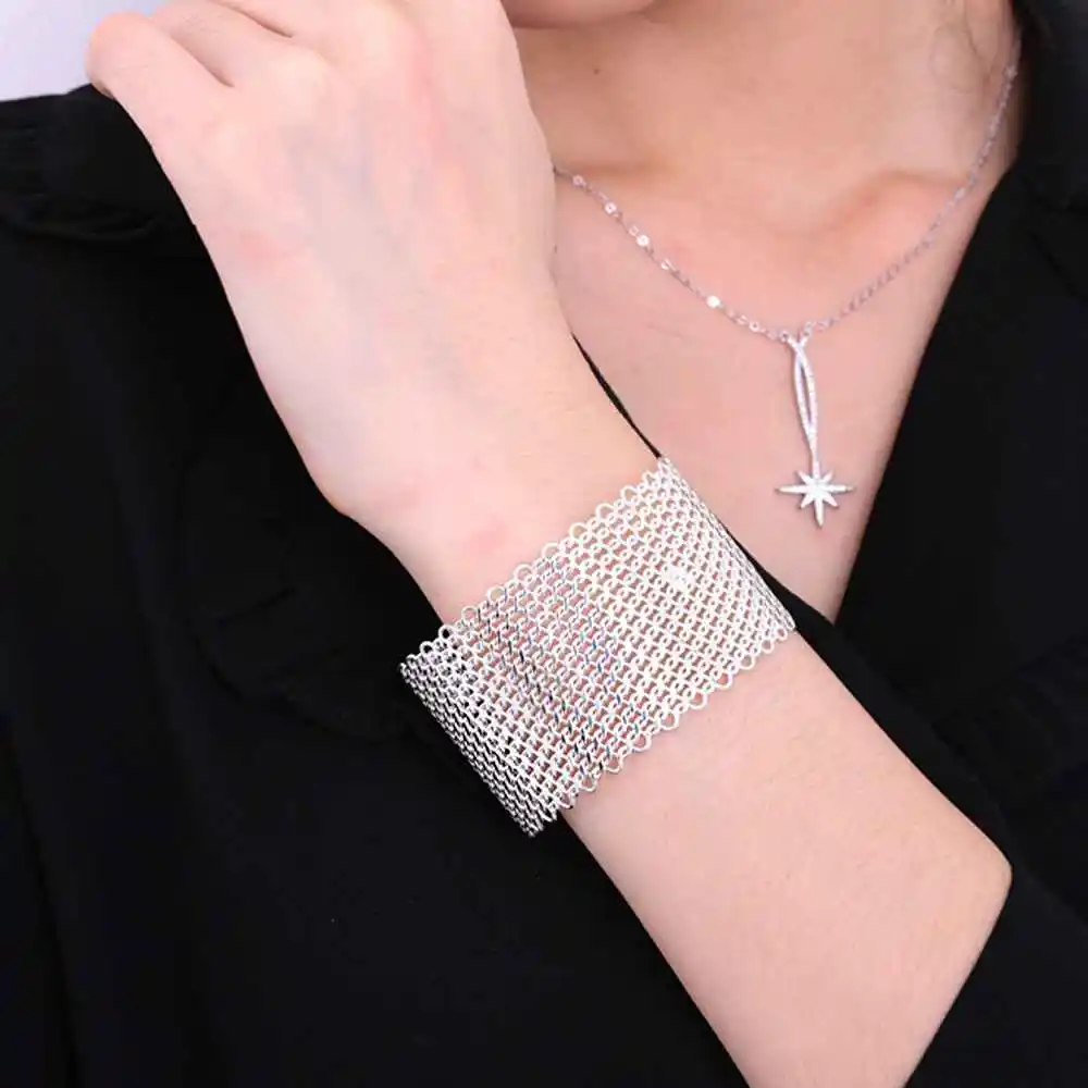 Top Quality Fashion Silver Gold Color Hollow Wide Bangle Bracelets For Women And Men Party Jewelry Accessories
Top Quality Fashion Silver Gold Color Hollow Wide Bangle Bracelets For Women And Men Party Jewelry Accessories