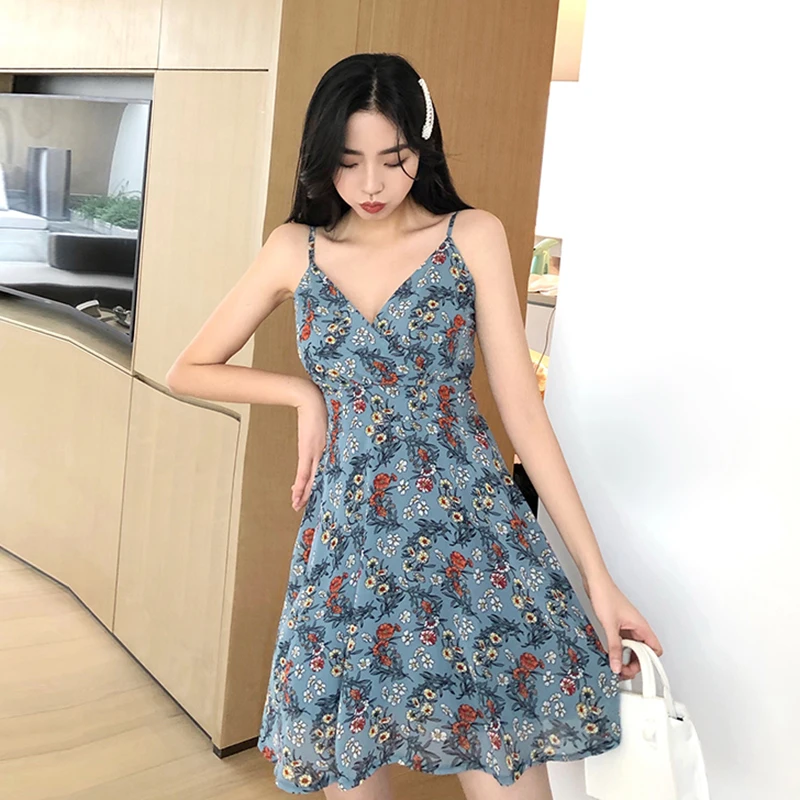 Mini Floral Dress Korean Chic Chiffon Sexy V-neck Summer Boho Beach Dress Holiday New Fresh Simple Spaghetti Strap Dresses Woman
Mini Floral Dress Korean Chic Chiffon Sexy V-neck Summer Boho Beach Dress Holiday New Fresh Simple Spaghetti Strap Dresses Woman