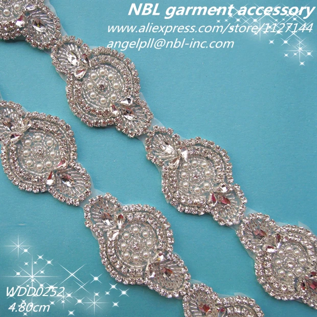 (10 YARDS) Wholesale hand sew beaded bridal applique silver rhinestone trim iron on for wedding dress DIY WDD0252
(10 YARDS) Wholesale hand sew beaded bridal applique silver rhinestone trim iron on for wedding dress DIY WDD0252