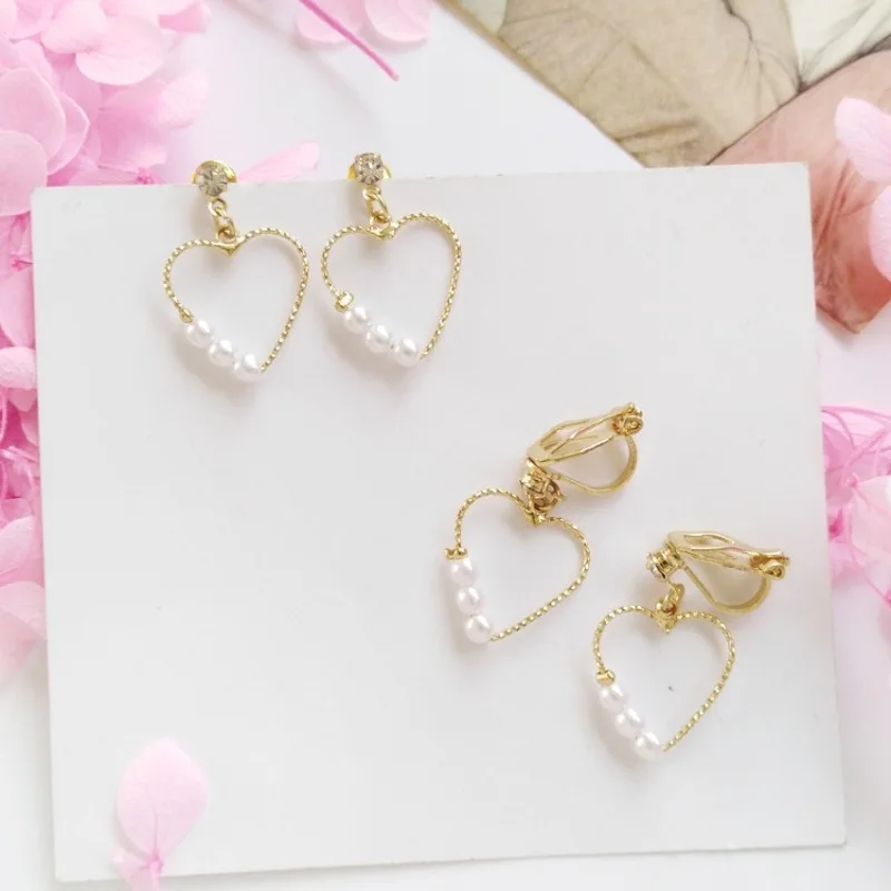 Korean Simple Metal Love Shape Clip Earrings for Girl Women's Accessories Fashion Temperament Imitation Pearl Jewelry
Korean Simple Metal Love Shape Clip Earrings for Girl Women's Accessories Fashion Temperament Imitation Pearl Jewelry