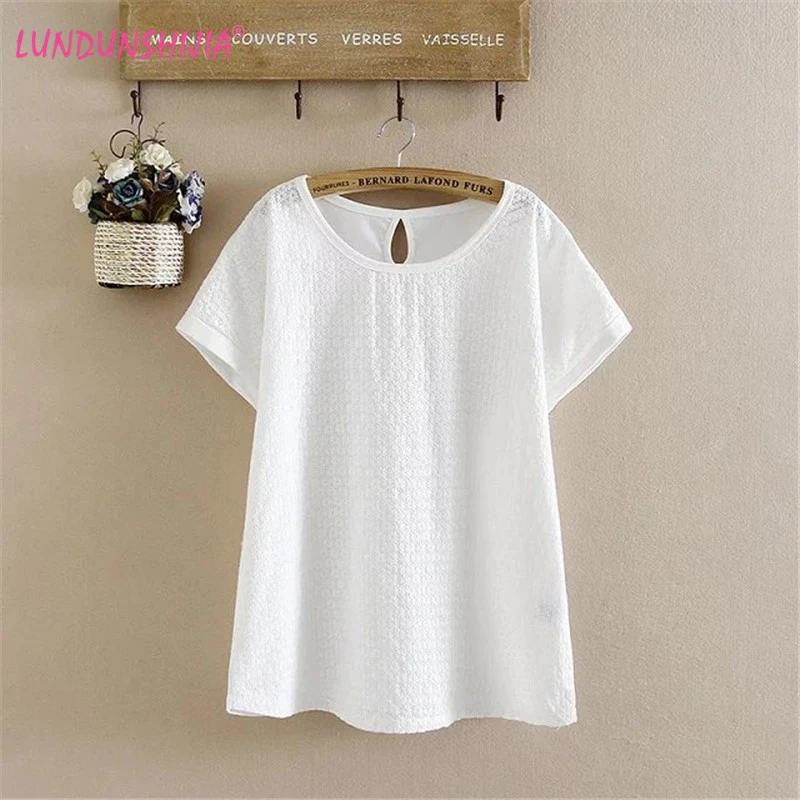 LUNDUNSHIJIA Summer 2017 Women White Cotton T-shirts Flowers Embroidery O-neck Top Female T-shirt Plus Big Size 2XL-5XL
LUNDUNSHIJIA Summer 2017 Women White Cotton T-shirts Flowers Embroidery O-neck Top Female T-shirt Plus Big Size 2XL-5XL