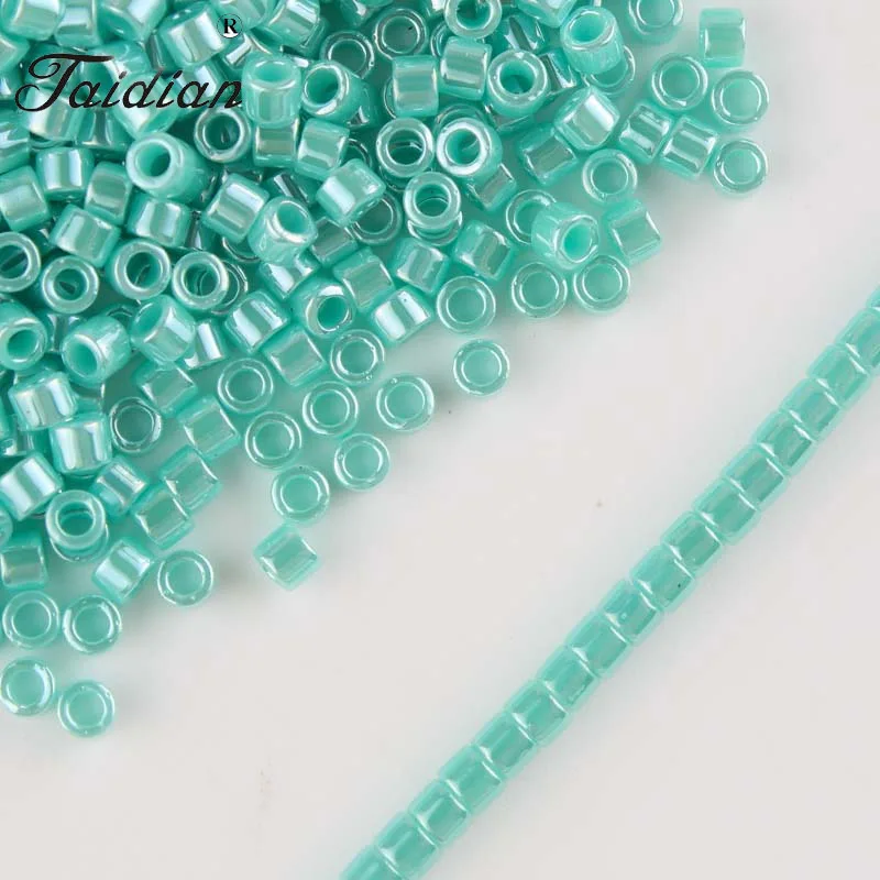 Taidian Japanese Miyuki Delica Seedbeads 11/0 Multicolor For DIY Embroidery Art 5grams/lot about 1000 pieces
Taidian Japanese Miyuki Delica Seedbeads 11/0 Multicolor For DIY Embroidery Art 5grams/lot about 1000 pieces