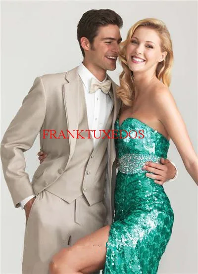 Custom Made Two Buttons light grey Groom Tuxedos Best man Notch Lapel Groomsman Men Wedding Suits (Jacket+Pants+Vest+Tie)
Custom Made Two Buttons light grey Groom Tuxedos Best man Notch Lapel Groomsman Men Wedding Suits (Jacket+Pants+Vest+Tie)