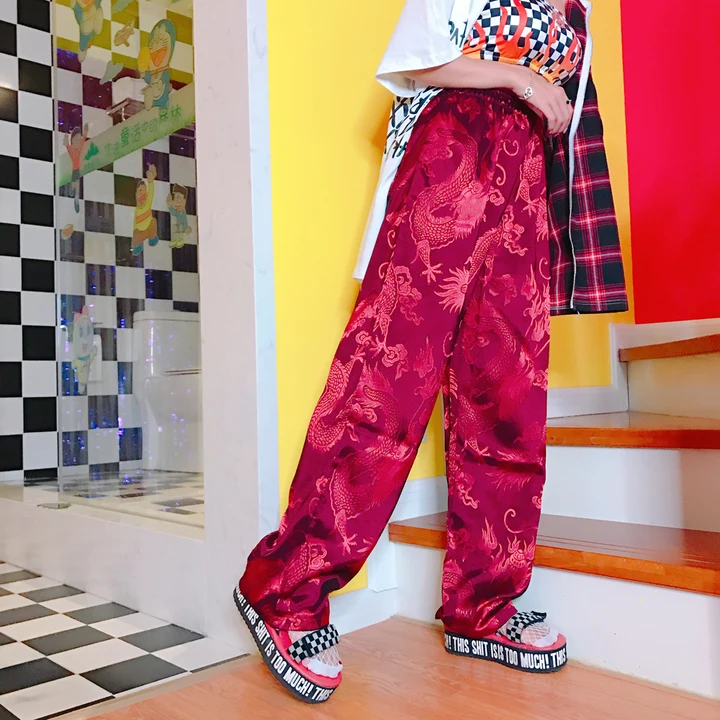 Chinese Style Phoenix Dragon Embroidery Satin Wide Leg Pants hiphop loose pantalon femme trousers Punk Bottom Elastic Waist
Chinese Style Phoenix Dragon Embroidery Satin Wide Leg Pants hiphop loose pantalon femme trousers Punk Bottom Elastic Waist