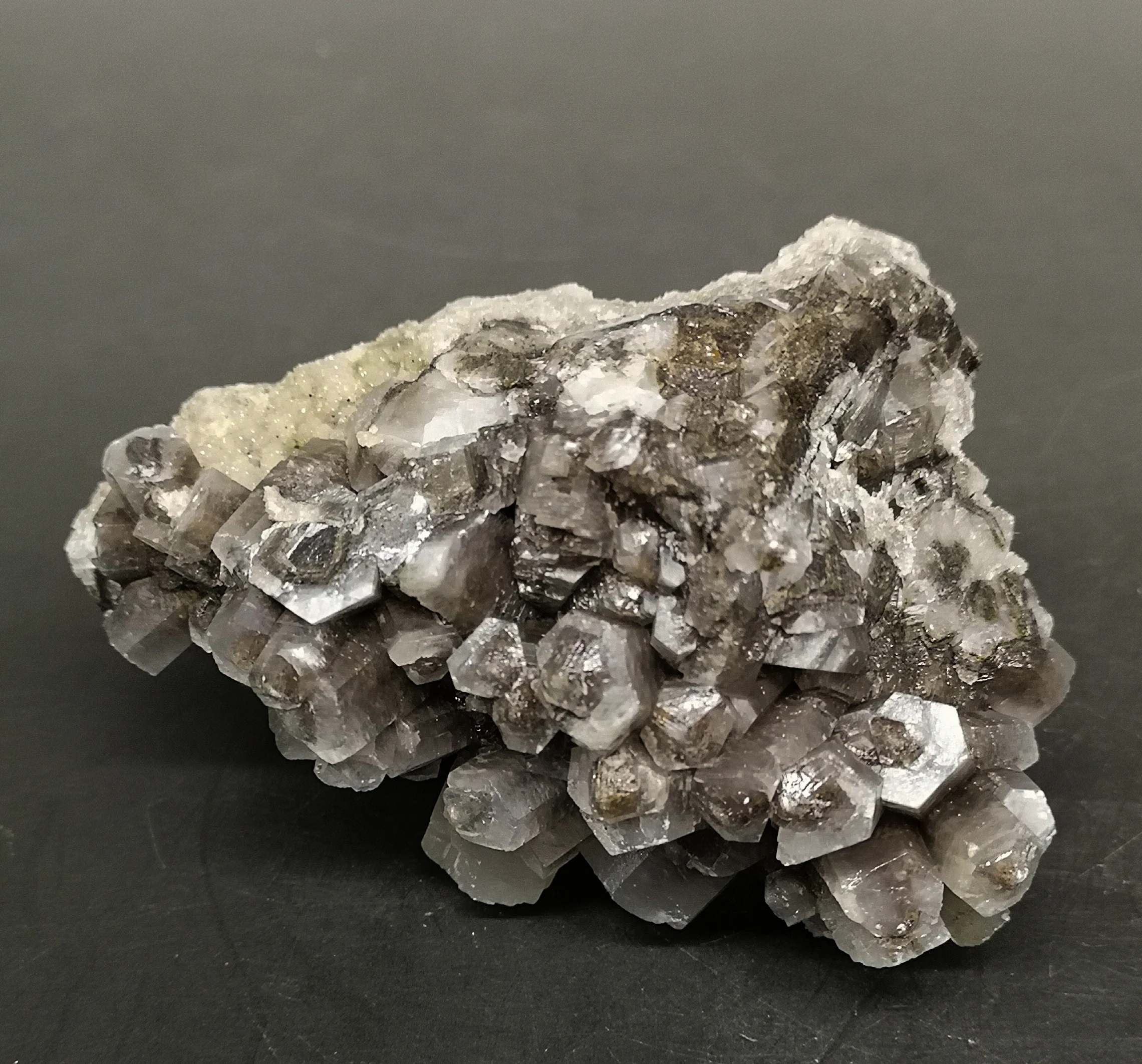 

176g Natural Fluorescent Calcite Grey Columnar Calcspar Skeletal Raw Quartz Point Rough Crystal Cluster Minerals Specimen