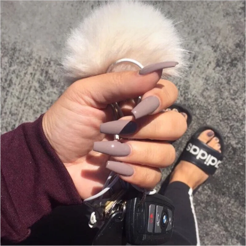 24pcs/set Matte Gray Ins Style Pure Elegent False Nails Middle-Long Lady Full Nail Tips Ballerinas Frosted Bride Fake Nail
24pcs/set Matte Gray Ins Style Pure Elegent False Nails Middle-Long Lady Full Nail Tips Ballerinas Frosted Bride Fake Nail