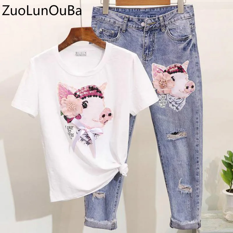 2 Piece Set Women Spring Beaded Sequins Cartoon Pig Head Short-sleeved T-shirt +frayed Hole Nine Points Jeans 2pcs Suit Female
2 Piece Set Women Spring Beaded Sequins Cartoon Pig Head Short-sleeved T-shirt +frayed Hole Nine Points Jeans 2pcs Suit Female