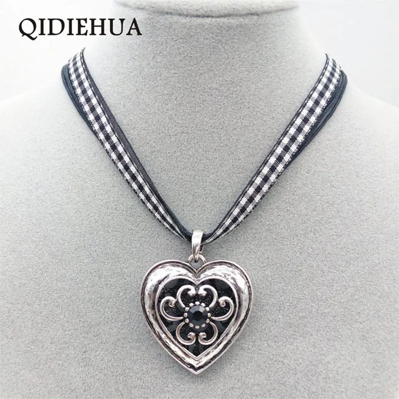 Vintage Heart Necklace Pendant Black Checkered Ribbon Choker Crystal Edelweiss Pendant Oktoberfest Statement Necklace for Women
Vintage Heart Necklace Pendant Black Checkered Ribbon Choker Crystal Edelweiss Pendant Oktoberfest Statement Necklace for Women
