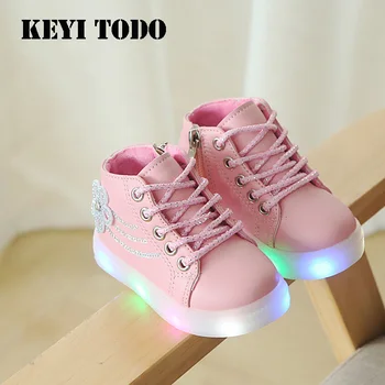 Hot Child Lamp Baby boots Autumn 1-4 year old Korean version luminescent girls flats butterfly girl boots Flash shoes C354
Hot Child Lamp Baby boots Autumn 1-4 year old Korean version luminescent girls flats butterfly girl boots Flash shoes C354