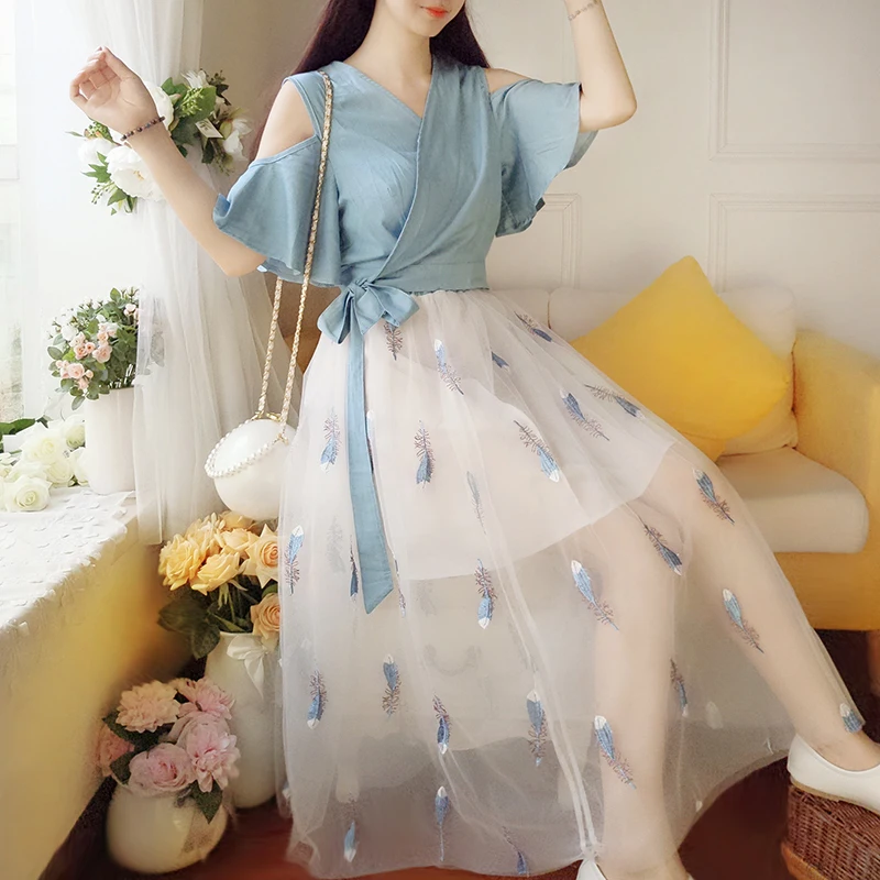 2019 Summer Elegant Off Shoulder V Neck Bowknot Shirt Top + Mesh Skirt Suit 2 Piece Set Vintage Embroidery Feathers Skirt Sets
2019 Summer Elegant Off Shoulder V Neck Bowknot Shirt Top + Mesh Skirt Suit 2 Piece Set Vintage Embroidery Feathers Skirt Sets