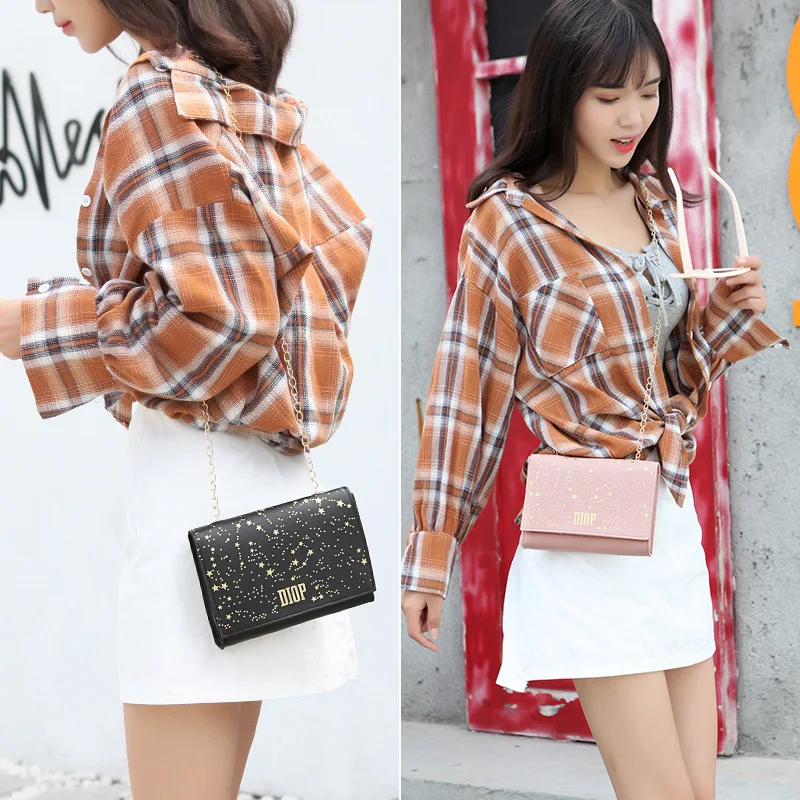 of the new handbag personality printing small bag, one shoulder oblique bag, small refreshing chain small square bag
of the new handbag personality printing small bag, one shoulder oblique bag, small refreshing chain small square bag